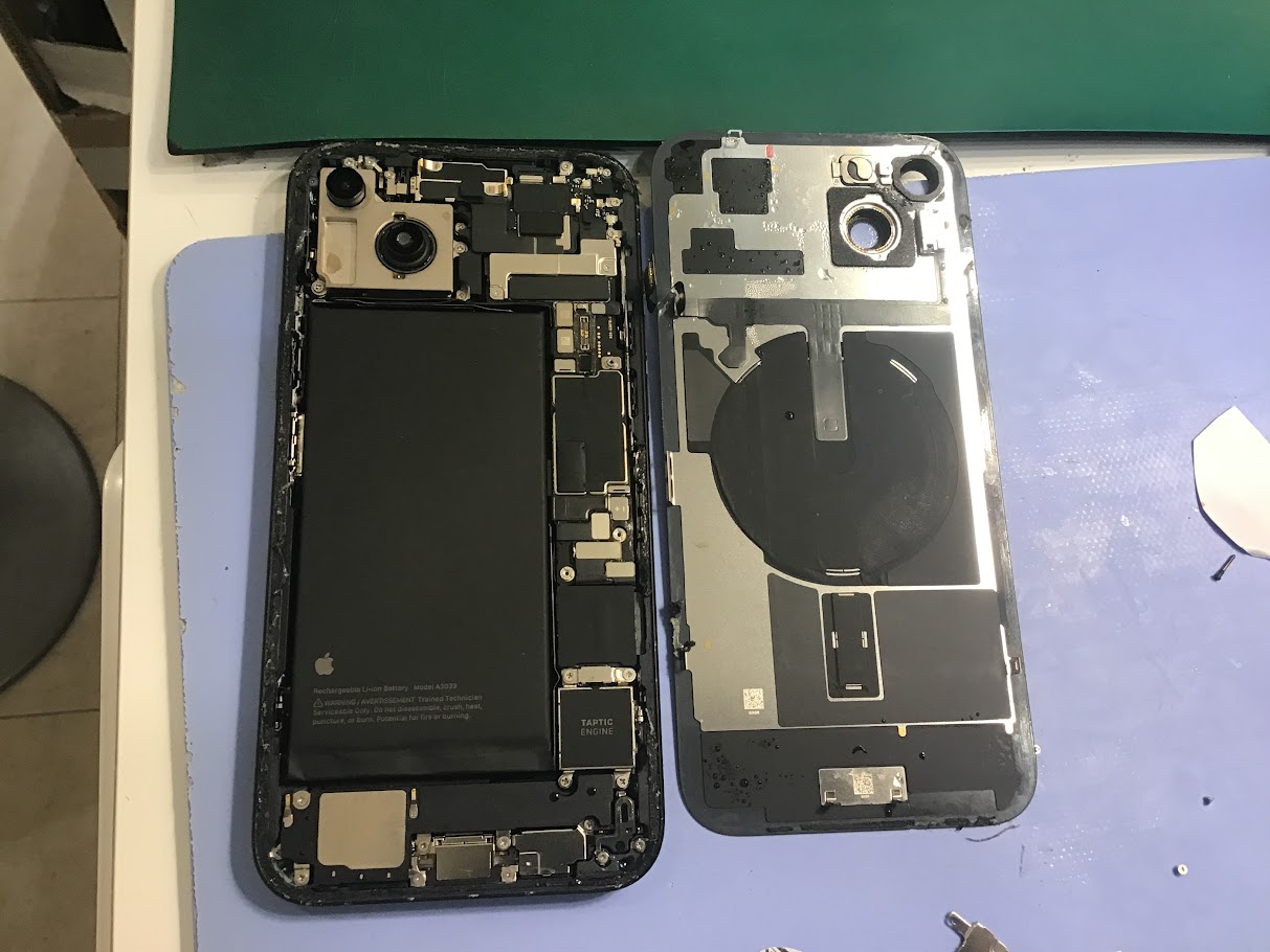 iPhone14のバッテリー交換ならデータそのまま修理可能なスマホ修理工房西八王子店へ！